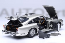 ASTON MARTIN DB5 1964 007 James Bond Goldfinger - AutoArt Scale 1:18 (70296)