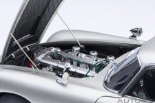 ASTON MARTIN DB5 1964 007 James Bond Goldfinger - AutoArt Scale 1:18 (70296)