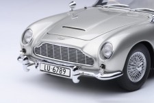 ASTON MARTIN DB5 1964 007 James Bond Goldfinger - AutoArt Scale 1:18 (70296)