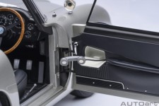 ASTON MARTIN DB5 1964 007 James Bond Goldfinger - AutoArt Scale 1:18 (70296)