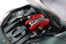 FERRARI F12 TDF 2016 Matt Green One-Off Tailor Made - Con Vitrina - BBR Escala 1:18 (BBR182105ST-25-V)