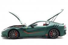 FERRARI F12 TDF 2016 Matt Green One-Off Tailor Made - Con Vitrina - BBR Escala 1:18 (BBR182105ST-25-V)
