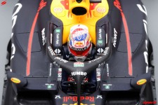RED BULL RB19 Ganador GP Paises Bajos 2023 M. Verstappen - Spark Escala 1:!8 (18s959)