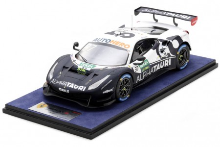 FERRARI 488 GT3 Evo DTM 2022 Nick Cassidy - LookSmart Escala 1:18 (LS18RC021)