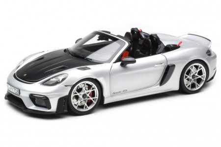 PORSCHE 718 Spyder RS W/ Weissach Pack 2023 Silver - Norev Escala 1:18 (187270)