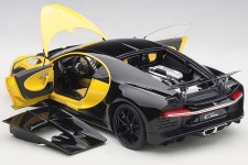 BUGATTI Chiron 2017 Amarillo/Negro - AutoArt Escala 1:18 (70994)