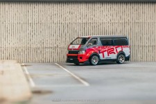 TOYOTA Hiace Widebody TRD - Tarmac Works Escala 1:64 (T64-038-TRD)