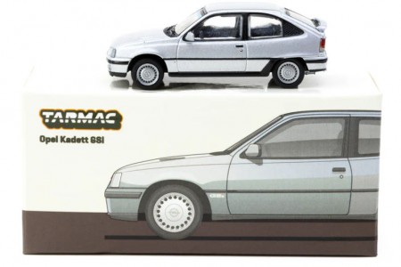 OPEL Kadett GSi Silver - Tarmac Works Escala 1:64 (T64G-065-SL)