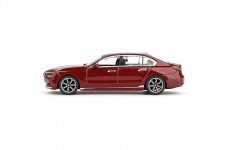 BMW i7 xDrive60 Aventurin Red 2023 - MiniGT Scale 1:64 (MGT00952L)
