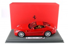 FERRARI 599 GTB Fiorano 2006 Manual Gear Race Red - Con Vitrina - BBR Escala 1:18 (BBR1872A1)