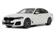 BMW 545E X Drive Saloon M Sport 2023 White - GT Spirit Escala 1:18 (GT496)