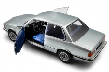 BMW 323i (E21) 1980 Silver-Blue Metallic - Solido Scale 1:18 (S1812801)