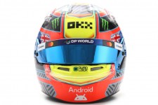 CASCO BELL Oscar Piastri McLaren 2025 - Spark Escala 1:5 (5HF196)