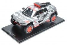 AUDI RS Q e-tron Dakar 2022 C. Sainz / L. Cruz - Spark Escala 1:18 (18s826)