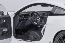 Ford MUSTANG SHELBY GT500 2023 Oxford White - AutoArt Escala 1:18 (73095)