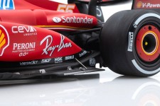 FERRARI SF24 Sainz Last Race 2nd GP Abu Dhabi 2024 C. Sainz - LookSmart Escala 1:18 (LS18F1071)