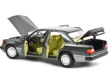 MERCEDES-Benz 230E (W124) 1990 Night Green Metallic - Norev Scale 1:18 (183952)