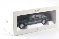 MERCEDES-Benz 230E (W124) 1990 Night Green Metallic - Norev Escala 1:18 (183952)