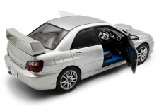 SUBARU Impreza WRX STI 2004 Silver Metallic - Solido Escala 1:18 (S1812303)