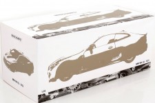 BMW M4 CSL 2023 Matt Green - Minichamps Escala 1:18 (110023020)
