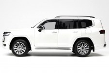 TOYOTA Land Cruiser 300-ZX 2024 White - LCD Scale 1:18 (LCD18013ZX-WH)