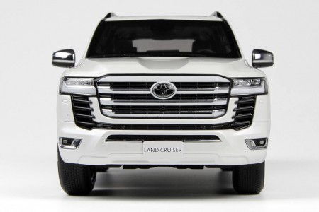 TOYOTA Land Cruiser 300-ZX 2024 White - LCD Escala 1:18 (LCD18013ZX-WH)