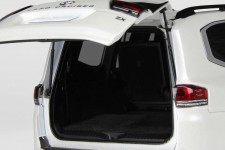 TOYOTA Land Cruiser 300-ZX 2024 White - LCD Escala 1:18 (LCD18013ZX-WH)