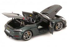 PORSCHE 718 Spyder RS Weissach Package 2023 Green Metallic - Norev Scale 1:18 (187272)