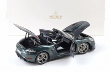 PORSCHE 718 Spyder RS Weissach Package 2023 Green Metallic - Norev Escala 1:18 (187272)