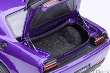 DODGE Challenger SRT Superstock 2023 Plum Crazy - AutoArt Escala 1:18 (71768) - 
