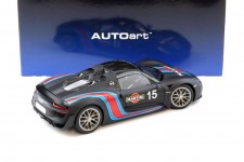PORSCHE 918 Spyder Weissach Package Martini 2013 Black - AutoArt Escala 1:18 (77929)