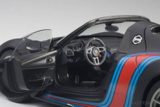 PORSCHE 918 Spyder Weissach Package Martini 2013 Black - AutoArt Escala 1:18 (77929)