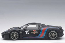 PORSCHE 918 Spyder Weissach Package Martini 2013 Black - AutoArt Scale 1:18 (77929)