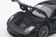 PORSCHE 918 Spyder Weissach Package Martini 2013 Black - AutoArt Escala 1:18 (77929)