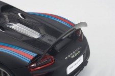 PORSCHE 918 Spyder Weissach Package Martini 2013 Black - AutoArt Escala 1:18 (77929)