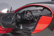 BUGATTI Chiron Sport 2019 Italian Red / Carbon - AutoArt Scale 1:18 (70996)