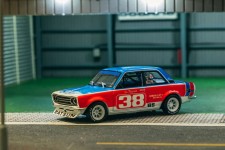DATSUN 510 SCCA National Championship 1973 - Tarmac Works Escala 1:64 (T64-052-73SCCA38)