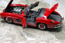 MERCEDES-Benz 300 SL Roadster (W198 II) 1957-1963 Red - CMC Scale 1:18 (M-282)