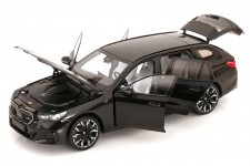 BMW i5 M60 Touring 2024 Black Metallic 2024 - Minichamps Scale 1:18 (110023602)