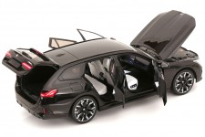 BMW i5 M60 Touring 2024 Black Metallic 2024 - Minichamps Escala 1:18 (110023602)