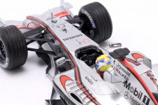 McLaren MP4/21 Formula 1 2026 Juan Pablo Montoya - Minichamps Scale 1:18 (530061804)