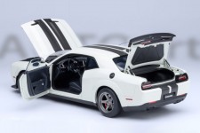 DODGE Challenger SRT Super Stock 2023 White / Carbon - AutoArt Escala 1:18 (71766)