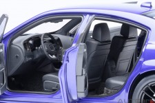 DODGE Charger Scat Pack Widebody 2023 Purple - AutoArt Escala 1:18 (71757)
