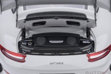 PORSCHE 911 (991.2) GT3 RS 2017 Crayon - AutoArt Escala 1:18 (78180)