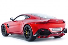 ASTON MARTIN Vantage 2019 Hyper Red - AutoArt Scale 1:18 (70277)