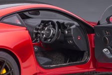 ASTON MARTIN Vantage 2019 Hyper Red - AutoArt Scale 1:18 (70277)