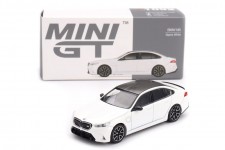 BMW M5 Alpine White - MiniGT Scale 1:64 (MGT01092L)