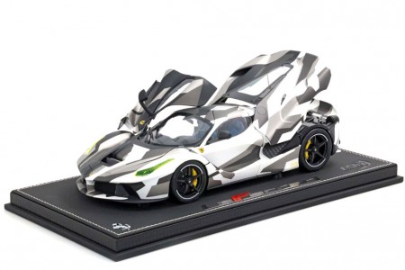 FERRARI LaFerrari 2012 Camouflage - Incluye Vitrina - BBR Escala 1:18 (BBR182243DIE-V)