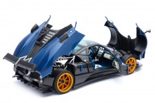 PAGANI Zonda Tricolore 2010 - Incluye Vitrina Y Cofre - BBR Escala 1:18 (850620121DIE)