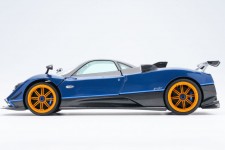 PAGANI Zonda Tricolore 2010 - Incluye Vitrina Y Cofre - BBR Escala 1:18 (850620121DIE)